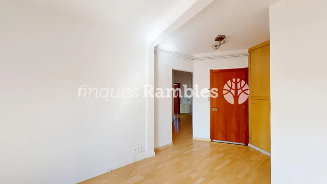 Dues terrasses, bones vistes i la calma d'un àtic a Igualada — 14
