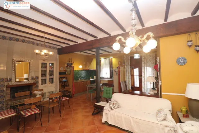 CASA CON ALMA EN EL CENTRO DE QUART DE LES VALLS | 4 HAB. +  - foto 2