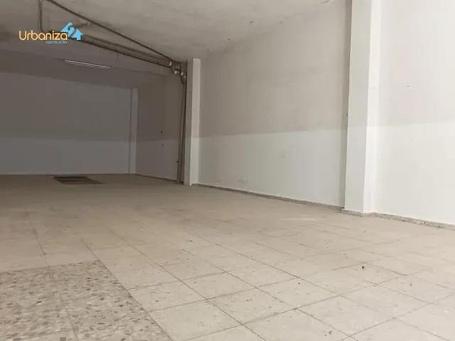 Amplia Casa en María Auxiliadora, Badajoz - Oportunidad Única por €429,000 — 8