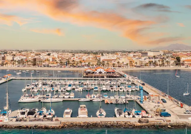 Apartamento de 2 dormitorios a la venta en Los Alcázares, Costa Cálida — 11