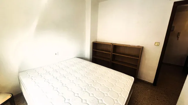 SE VENDE APARTAMENTO EN EXCLUSIVA REFORMADO CON MUY BUENAS VISTAS Y A 50 METROS DE LA PLAYA — 16