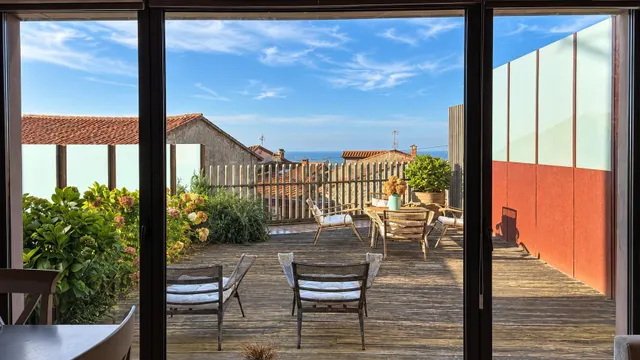 Vivienda con terraza y vistas al mar en canales — 10