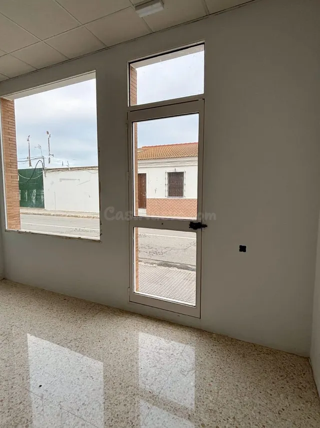 Venta o Alquiler local comercial - foto 4