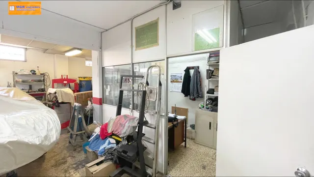 VENTA DE TALLER MECANICO O LOCAL DE 140 M2 CON PUERTA AUTOMATICA, VADO, ventilación Y LUZ NATURAL — 7