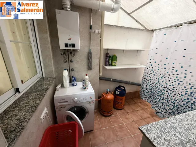 Piso amueblado con piscina, terraza y cochera en Las Gabias · 700 € — 10