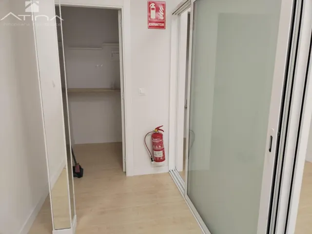 ¡Invierte en pleno corazón de Gandía! Un local con historia, luz y proyección. — 11