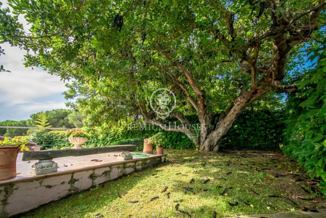Preciosa casa de lujo en venta con vistas al mar y piscina en Calella — 35