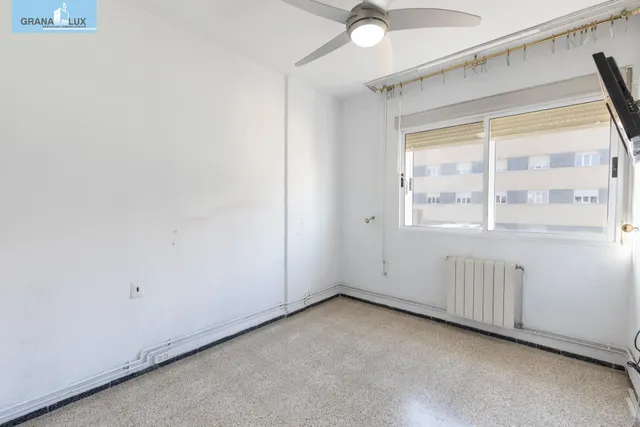 Estupendo piso  en la última planta en calle doctor azpitarte — 23