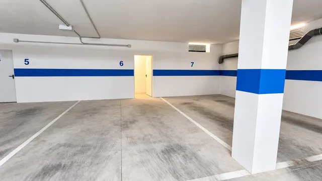 Ático con 2 dormitorios y 2 baños, solárium privado y vistas a la piscina en Villamartín (Orihuela Costa) — 32