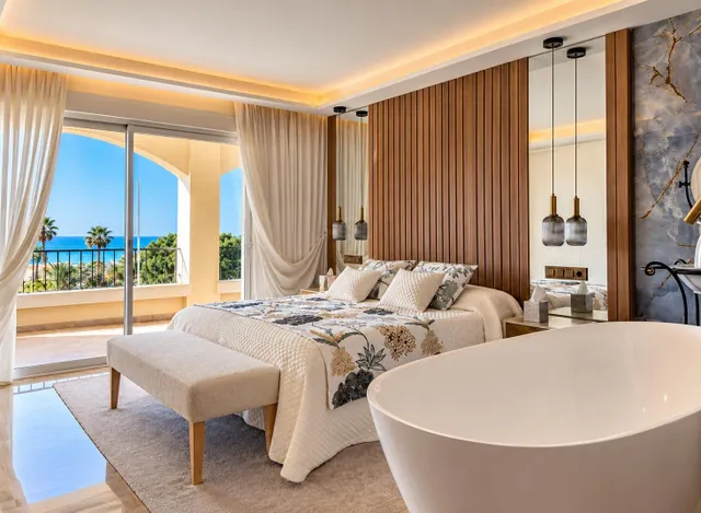 Exclusivo ático de lujo en Elviria con espectaculares vistas al mar — 22