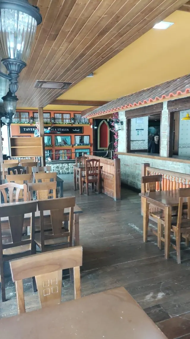 Excelente Local Comercial en  la Avenida más transitada de Andorra — 2