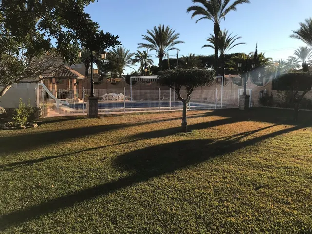VILLA DE LUJO DE 7 DORMITORIOS A 150 M DEL MAR, CON PISCINA  - foto 5