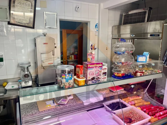 DUPLEX CON TIENDA EN LA LOMA DE LA MEZQUITA — 32