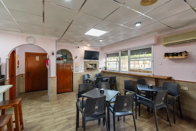 URGE VENDER LOCAL COMERCIAL EN FUNCIONAMIENTO CON SALIDA DE  - foto 2