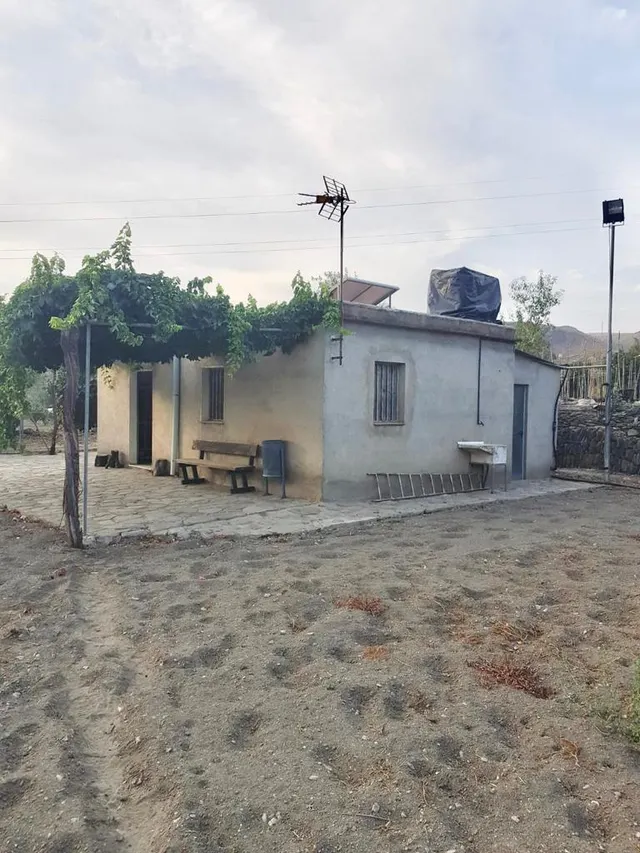 FINCA CON CORTIJO — 7