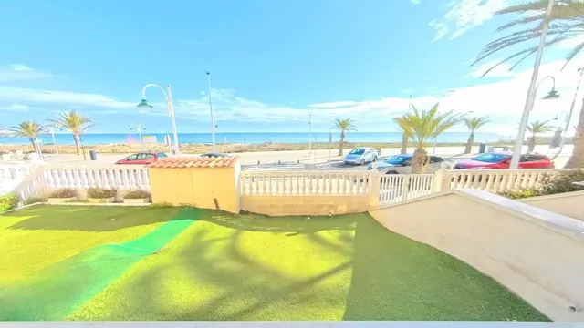 OPORTUNIDAD EN PRIMERA LINEA DE PLAYA!! 2 terrazas — 4