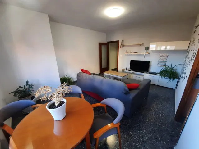 VIVIENDA CON GARAJE — 5