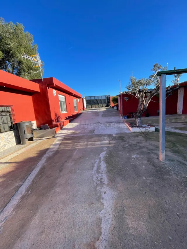 Casa / Chalet independiente en venta en Pedralba - foto 2