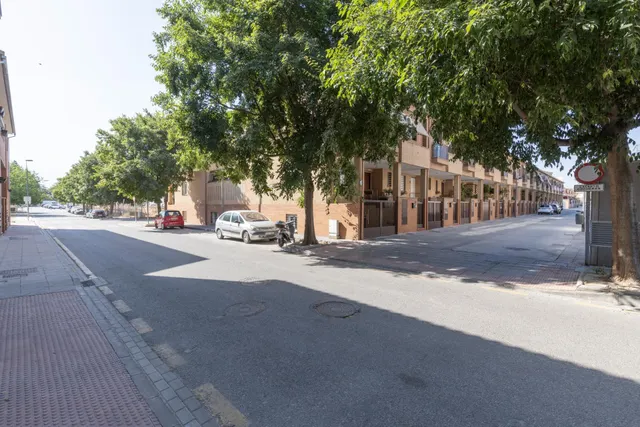 ¡exclusiva vivienda unifamiliar con patio privado en Armilla! — 46