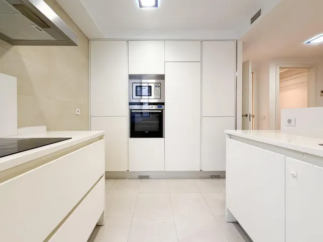 Piso luminoso en Calle Princesa 73, tres dormitorios,  Madrid. — 8