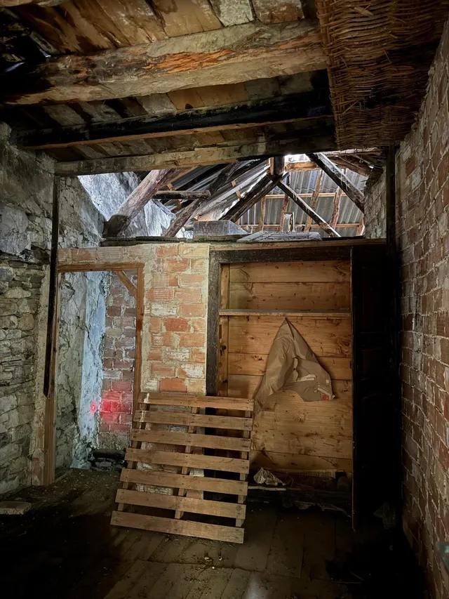 Casa tradicional de piedra para rehabilitar en lerés — 29