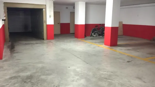 PLAZA DE GARAJE EN EL CENTRO DE MOTRIL - foto 2