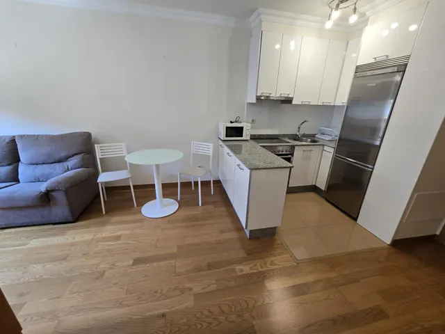 VIVIENDA IMPECABLE CON GARAJE Y BODEGA — 12