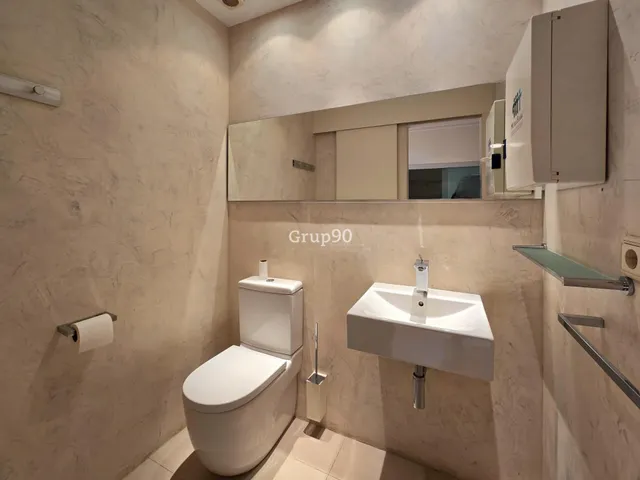 LOCAL COMERCIAL EN ZONA RICARDO VINYES — 16