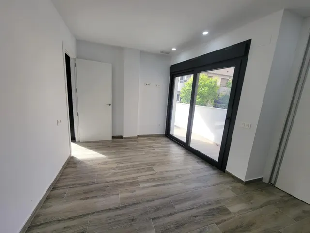 Apartamento 3 habitaciones 148m² en venta - Paseo maritimo — 18