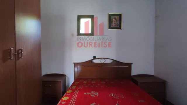 CASA INDEPENDIENTE DE PIEDRA CERCA DE LA MANCHICA Y PRÓXIMA A LA ENTRADA DE LA AG-31, dirección a Ourense-Celanova. — 30