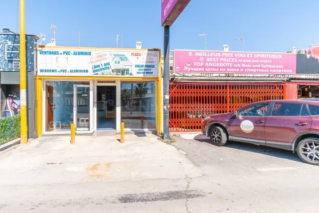 Local comercial 122m² en venta - Cabo Roig - foto 3