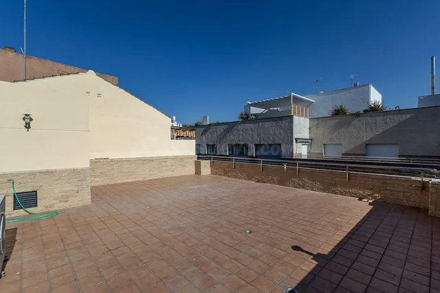 Ático dúplex junto Alhamar con 2 garajes y 2 trasteros — 2