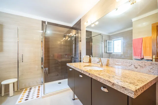 Chalet urbano con piscina y jardín en Sa Cabaneta — 19