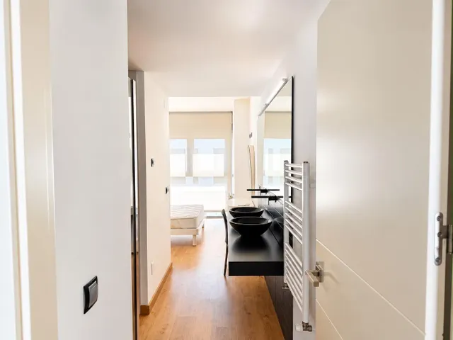 Moderno chalet adosado de 315m2 con gran garaje y piscina comunitaria — 16