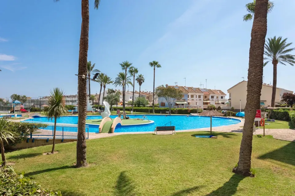 ÁTICO DÚPLEX CON DOS TERRAZAS FRENTE AL MAR