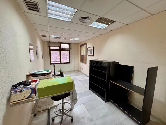 🏢 Oficinas en el centro de Almería – ¡Ubicación inmejorable! - foto 5