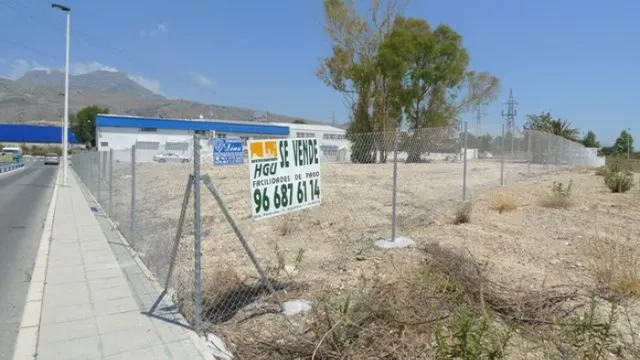 Terreno industrial en venta - Cala de Finestrat - foto 2