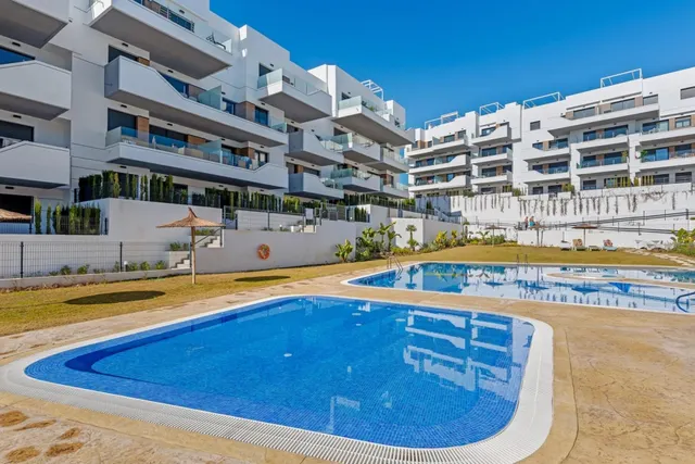 Moderno apartamento de 2023 con plaza de garaje en Villamartín, Orihuela Costa — 22