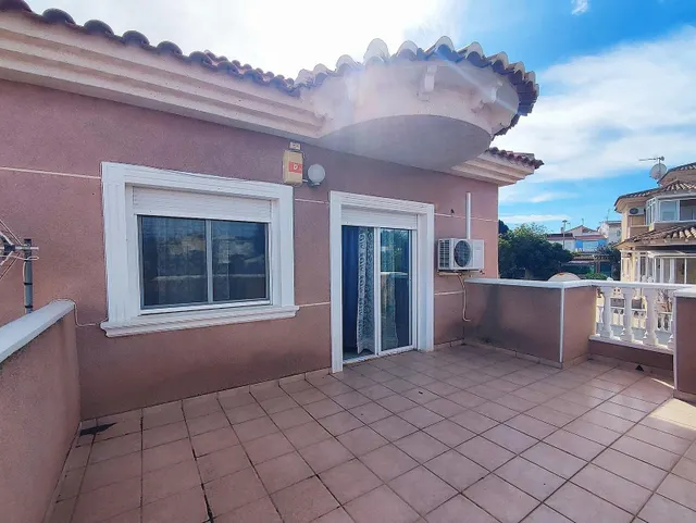 Villa en Urb. Los Balcones. — 26