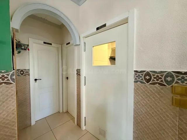 Local comercial 101m² en venta - Los secanos — 36