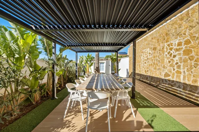 ESPECTACULAR VILLA CON PISCINA, 6 DORMITORIOS EN SUITE Y VISTAS AL MAR EN SA TORRE — 47