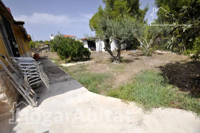 Maravilloso chalet con piscina, garaje, barbacoa y un impresionante jardín — 39