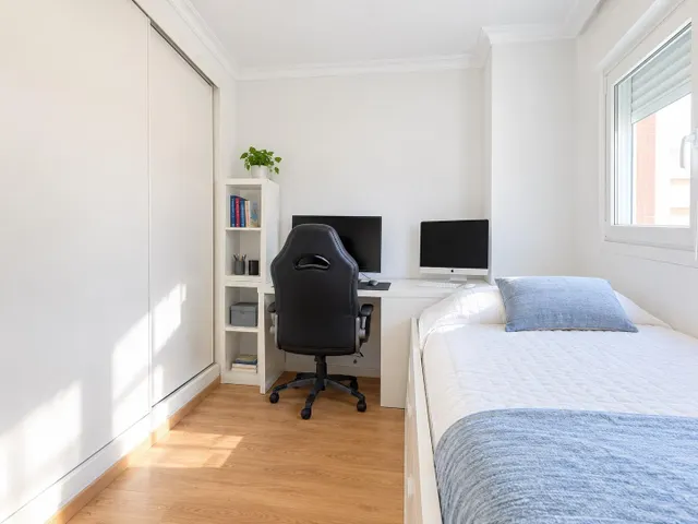 ¡amplia vivienda en pleno centro de Algeciras con plaza de garaje! — 20
