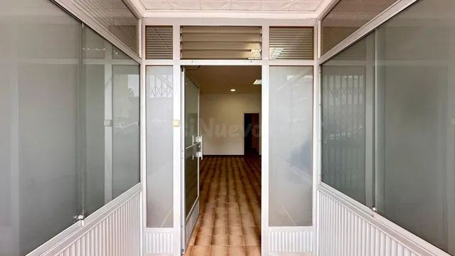 LOCAL EN VENTA EN CARLET – ZONA PLAZA ESPAÑA - foto 2