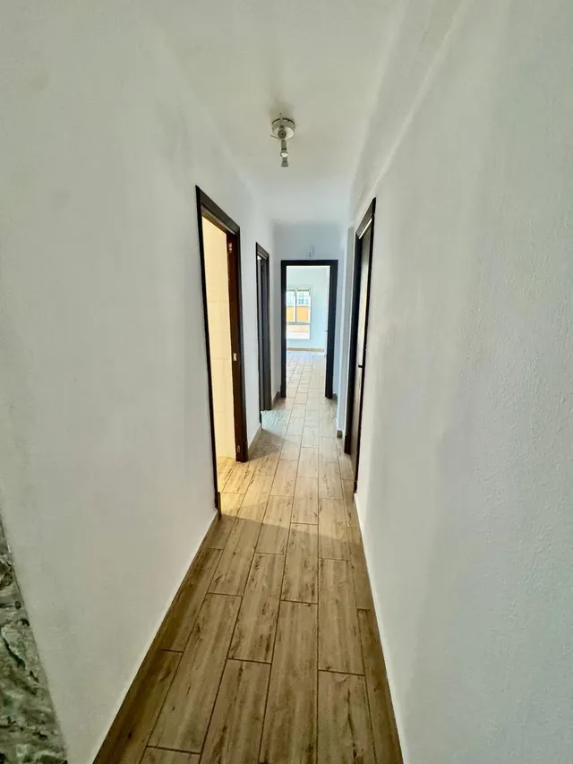 Piso de 3 habitaciones con ascensor junto a calle Aragón – Palma — 18