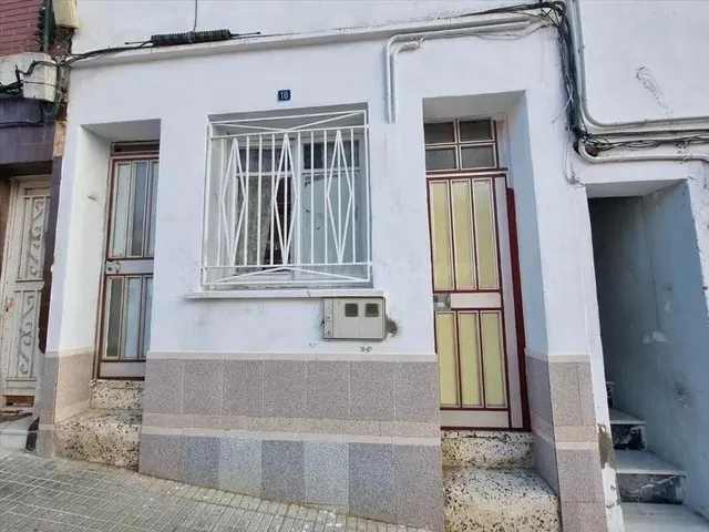 SE VENDE CASA OKUPADA en Calle Princep De Viana Nº 18 Terras - foto 2