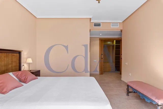 SE VENDE APARTAMENTO / ASCENSOR / TORREVIEJA / ALICANTE — 26