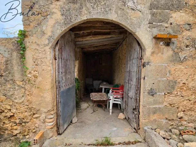 Casa señorial a reformar con bodegas, gran patio y garaje en Consell — 43
