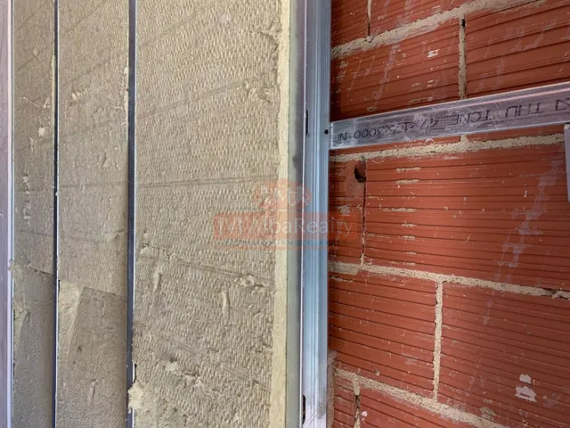 LOCAL SEMIACONDICIONADO PARA CUALQUIER TIPO DE NEGOCIO — 9