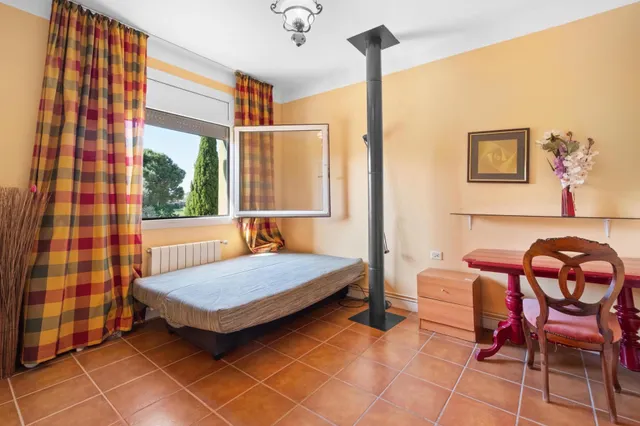 Villa con enorme jardín y piscina en pleno centro, a 5 minutos de la playa — 39
